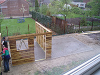 Reportages: De opbouw van een tuinhuisje.