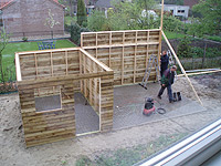 Reportages: De opbouw van een tuinhuisje.